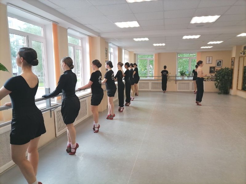 Мастер-класс от выпускницы ансамбля Лизы Макогон
