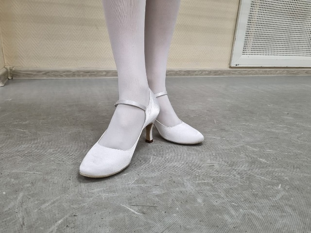 shoes10243